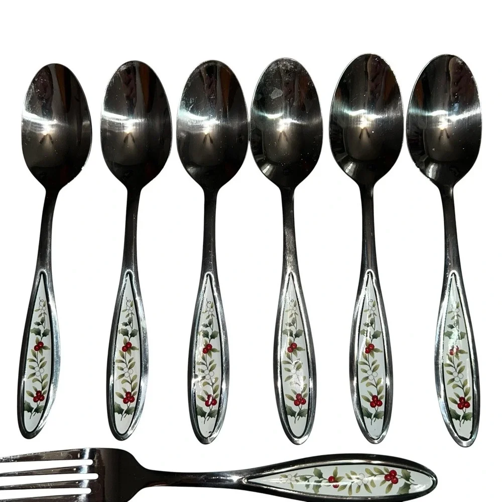 Vintage‎ Pfaltzgraff Stainless WINTERBERRY (COLOR)  18 Pc Flatware Holly 18/0